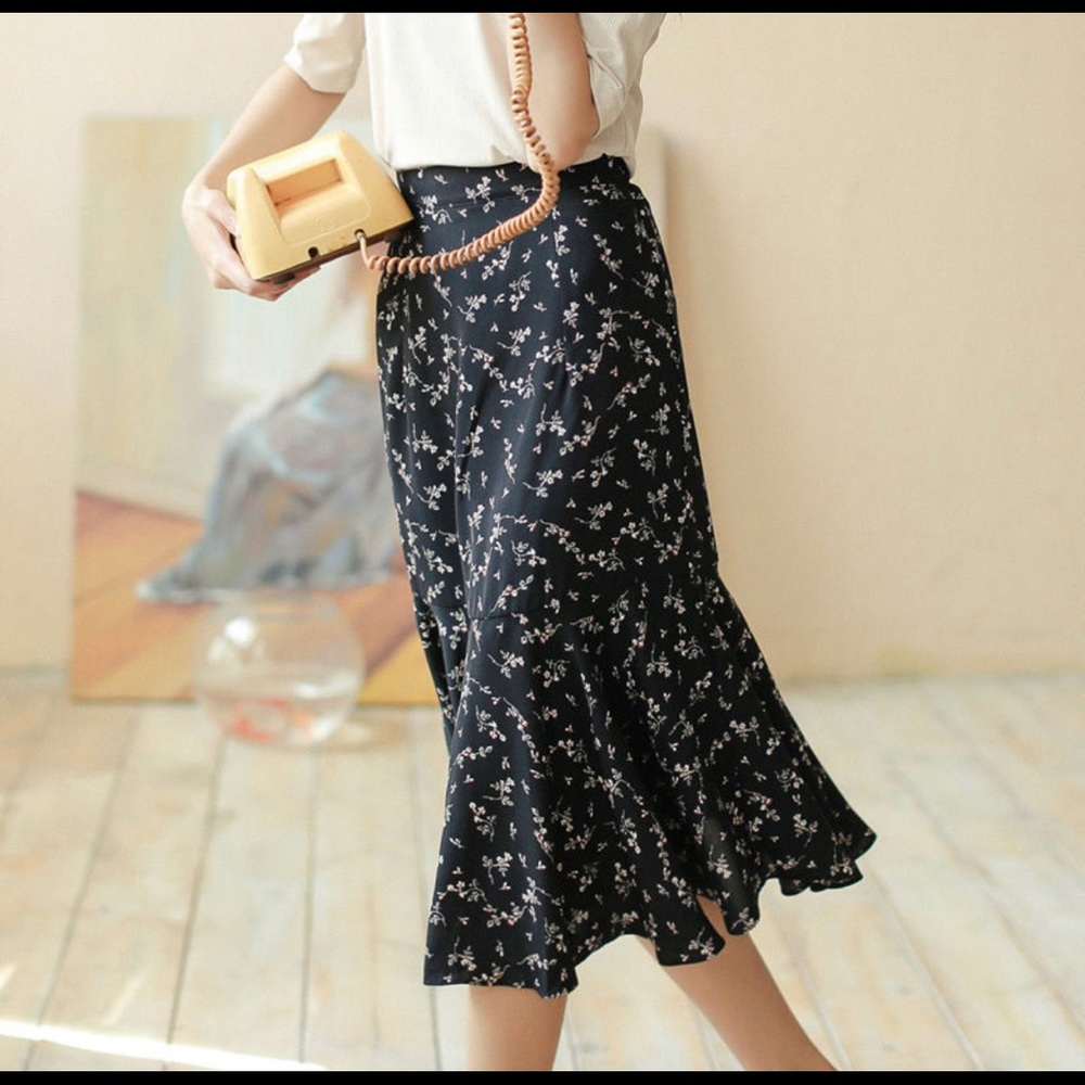 Black mermaid floral skirt